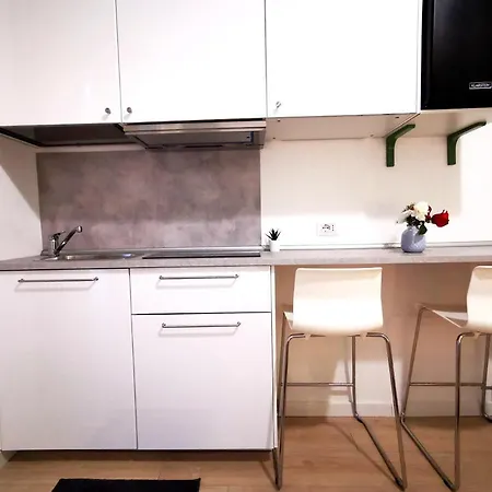 Modern Studio Apartment *