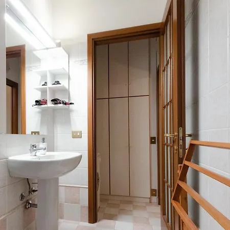 Cozy Flat - Porta Romana - Duomo شقة