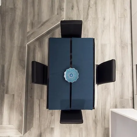 Youhosty - Ariberto 22 Mediolan