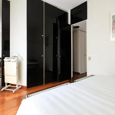 Apartment San Nazaro Milan