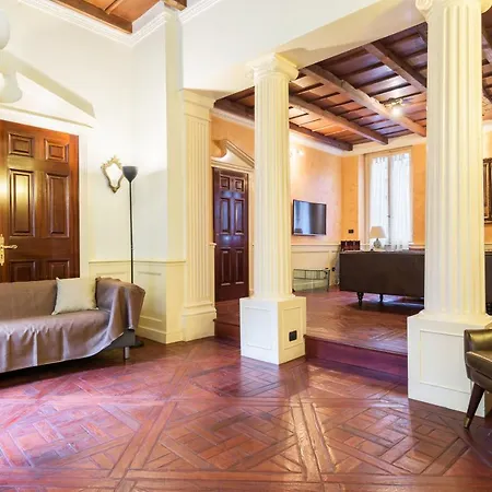 Exclusive 4Bdr Apartment Near Duomo