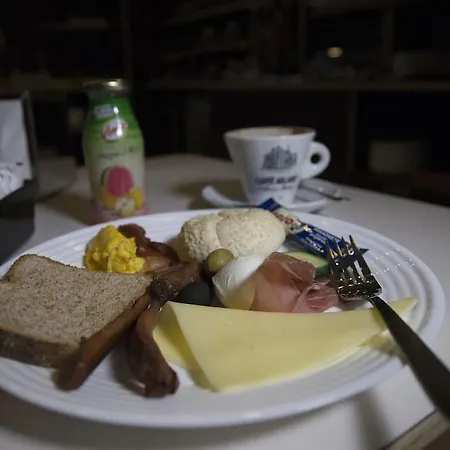 カステッロ ホテル