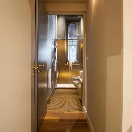 Hemeras Boutique Homes - Design In Center Apartment *