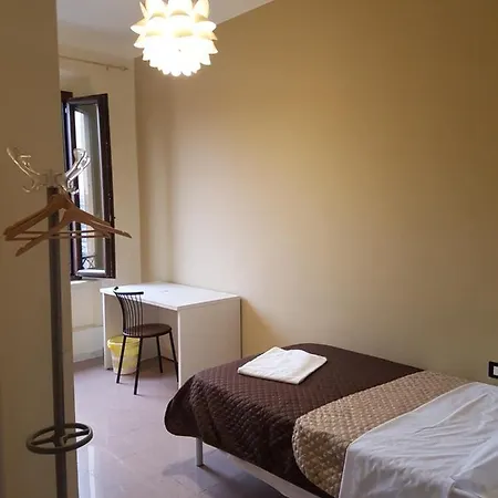 Emmy Hotel *