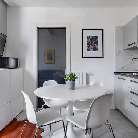 Central Flat In Porta Venezia