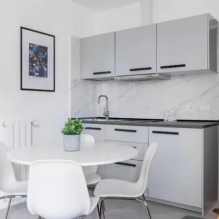 Central Flat In Porta Venezia