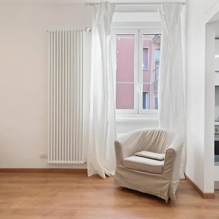 Apartment Amazing With Botanic Touch In The Center