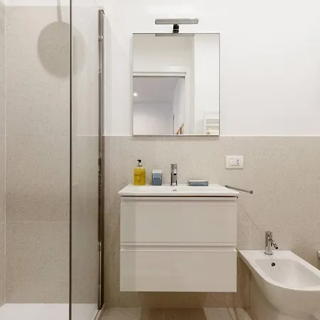 Amazing With Botanic Touch In The Center Apartment *