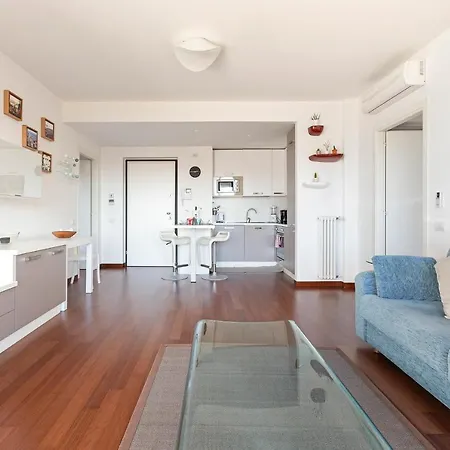 Bocconi Modern Large Appartement *