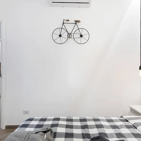 Modern And New Flat In Duomo Area Milánó