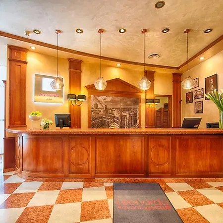 Leonardo Center 4*