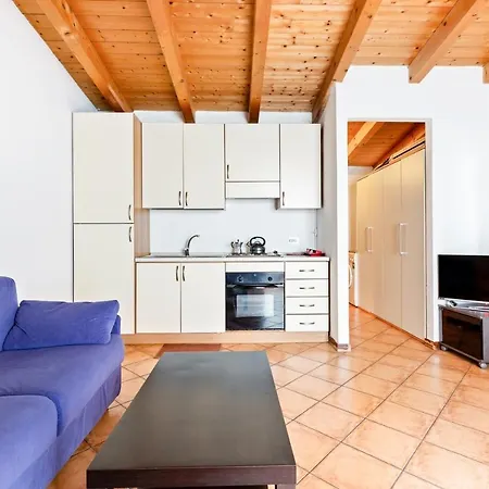 Guesthost - Cosy Corso Lodi & Porta Romana M3 * Milán