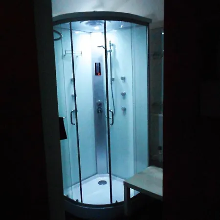 In Private Basement In Shared Milán