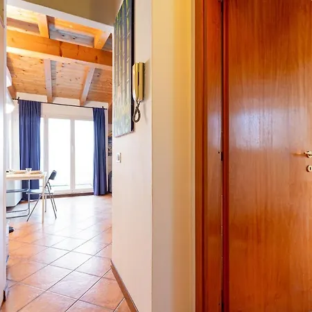 Guesthost - Cosy Corso Lodi & Porta Romana M3 Milan