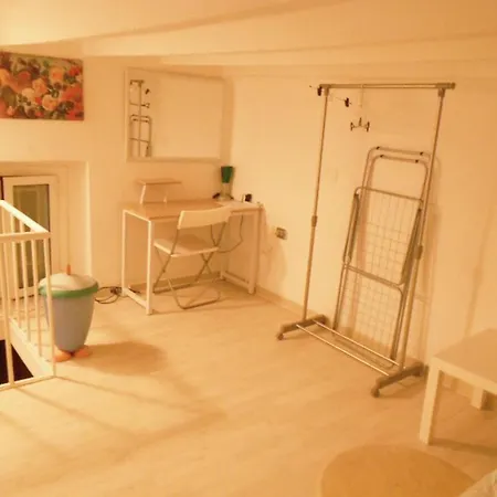 Cozy Private Mezzanine In Shared *