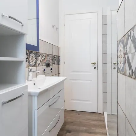 Italianway - Zara 63 Apartment *