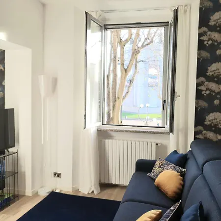 Madeleine - Arco Della Pace ميلان