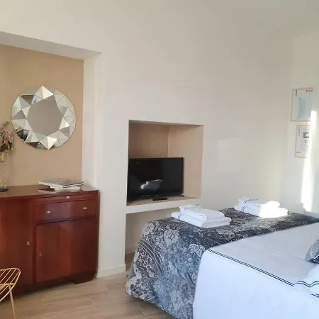 Madeleine - Arco Della Pace Apartman *