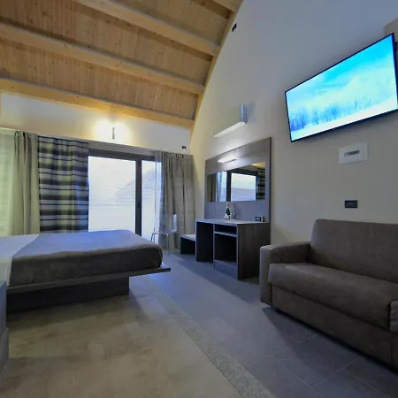 Seven Hotel