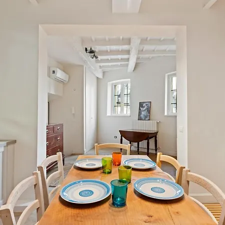 Elegant And Spacious Flat In Navigli Appartamento