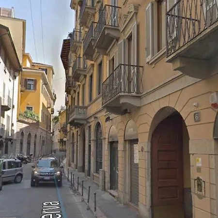Nice Flat In Duomo Area