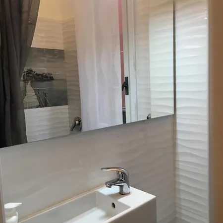Διαμέρισμα Modern Flat In City