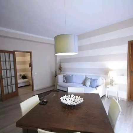 Tricolore Place * ميلان