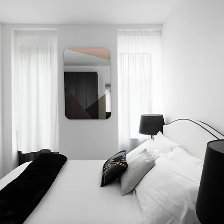 Joivy Boutique Farneti 4* Milão
