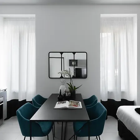 Joivy Boutique Farneti 4* Milão