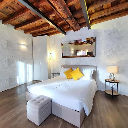 Heart Duomo Colonne * Milán