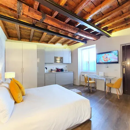 Heart Duomo Colonne * Milán