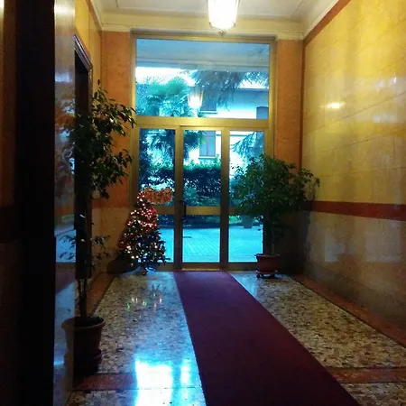 Adam's House Ostello *