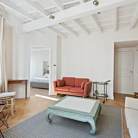 Elegant And Spacious Flat In Navigli Apartment *