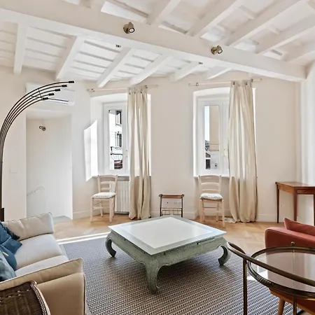 Elegant And Spacious Flat In Navigli Milan