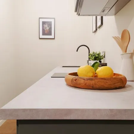 Apartment New & Cozy In Porta Romana Milan