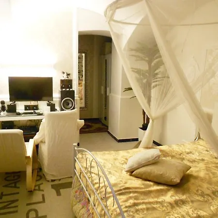 In Private Basement In Shared * Mailand