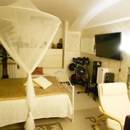 In Private Basement In Shared * Mailand