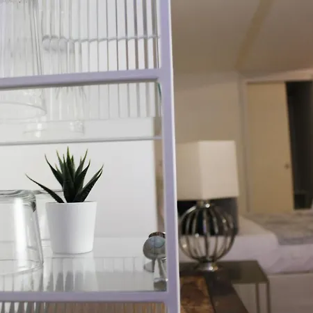 Naviglio81 Bed & Breakfast Milan