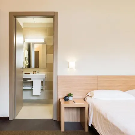 Osoppo Hotel apartamentowy Mediolan