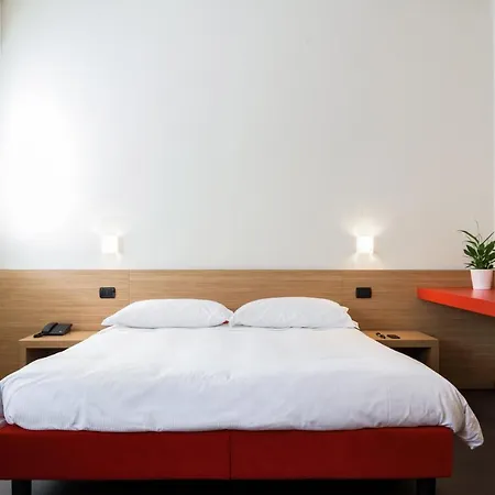 Osoppo Hotel apartamentowy Mediolan