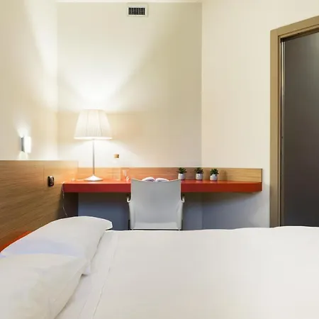 Osoppo Hotel apartamentowy Mediolan