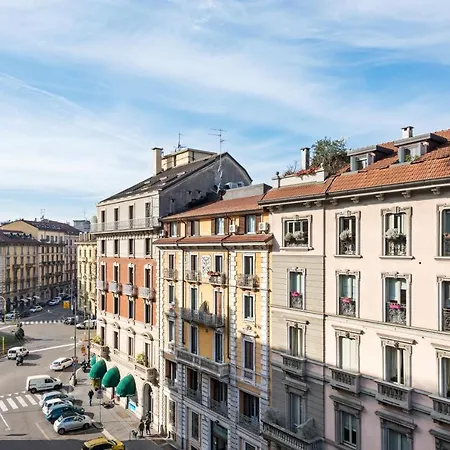 Apartment Refined And Classic In Cadorna Mailand