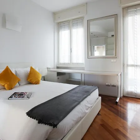 Heart Porta Romana Apartment *