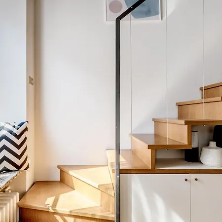 Modern Simplicity In Centre *