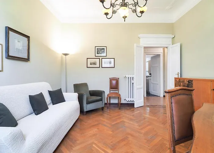 Contempora - Piazza Grandi 3 *