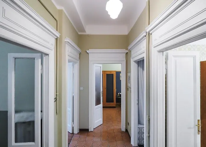 Contempora - Piazza Grandi 3 *
