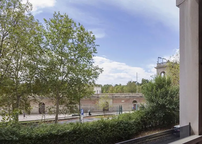 Contempora - Elvezia 8 - E14 Milano