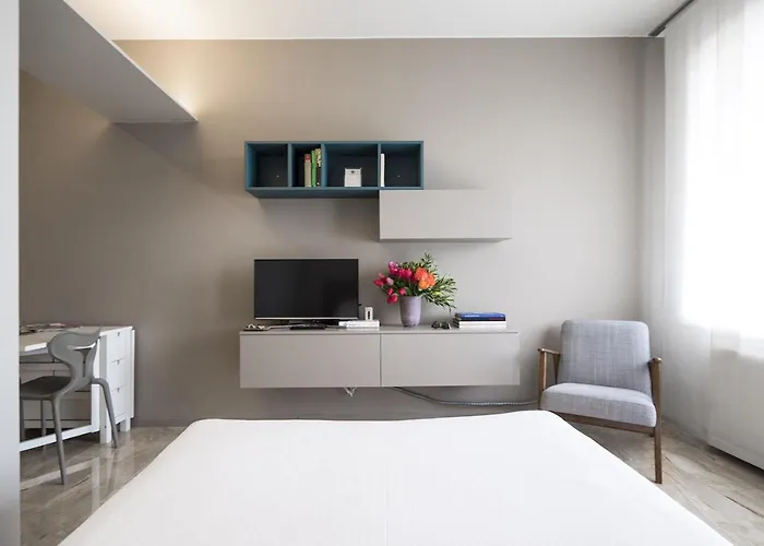 Contempora - Elvezia 8 - E14 Milano