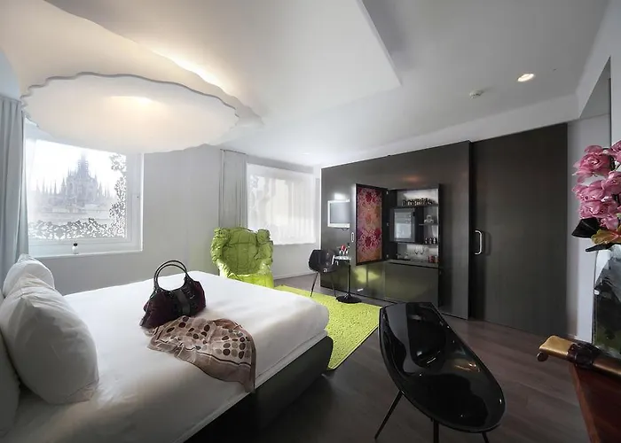 Palazzo Matteotti, The Dedica Anthology, Autograph Collection 밀라노