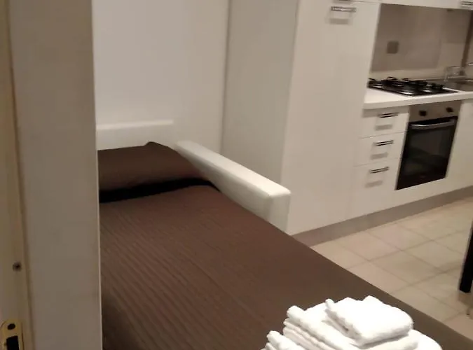 Lägenhetshotell Easy - And Navigli 3*